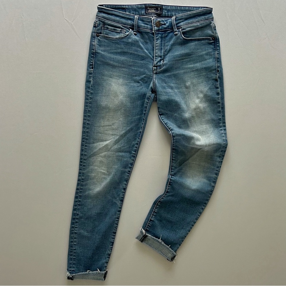 Abercrombie & Fitch Faded Blue Slim Skinny size 26/2